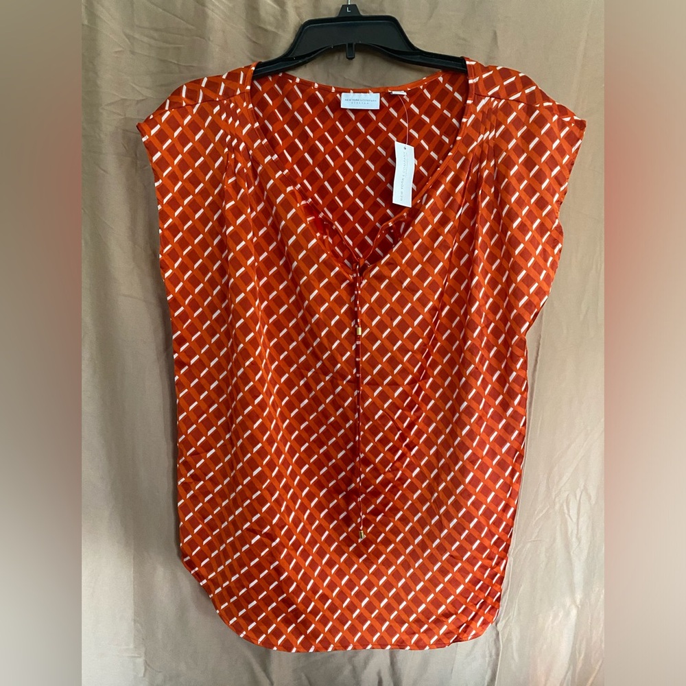 Women’s New York & Company geometric blouse size Large NWT